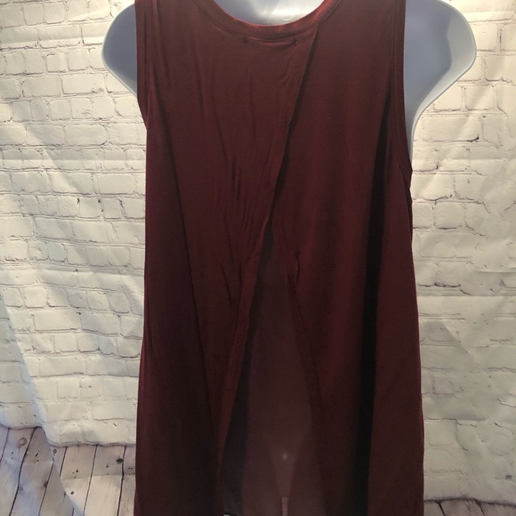 Banana republic top: burgundy:medium - Picture 2 of 2